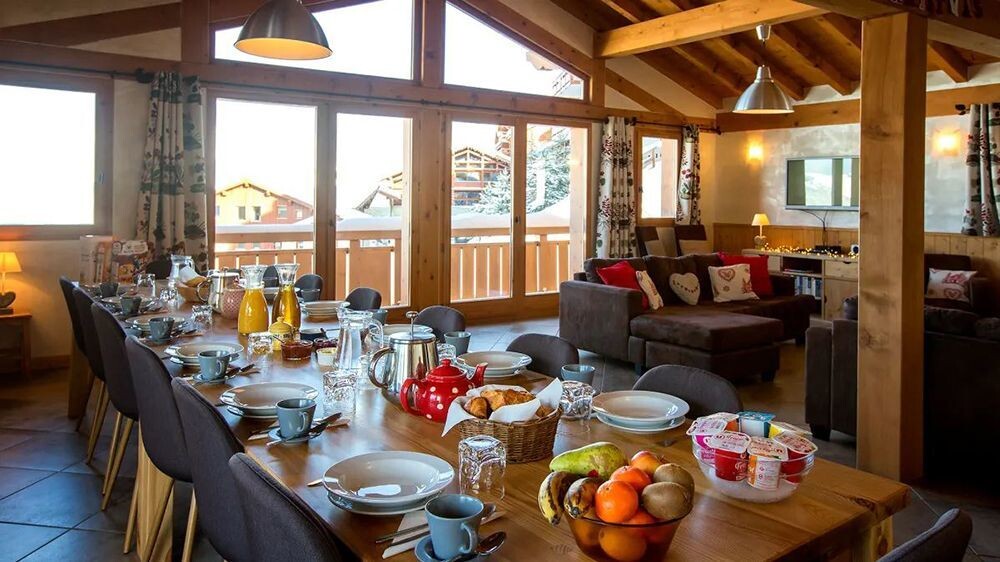 Chalet Fleur de Neige Dining room