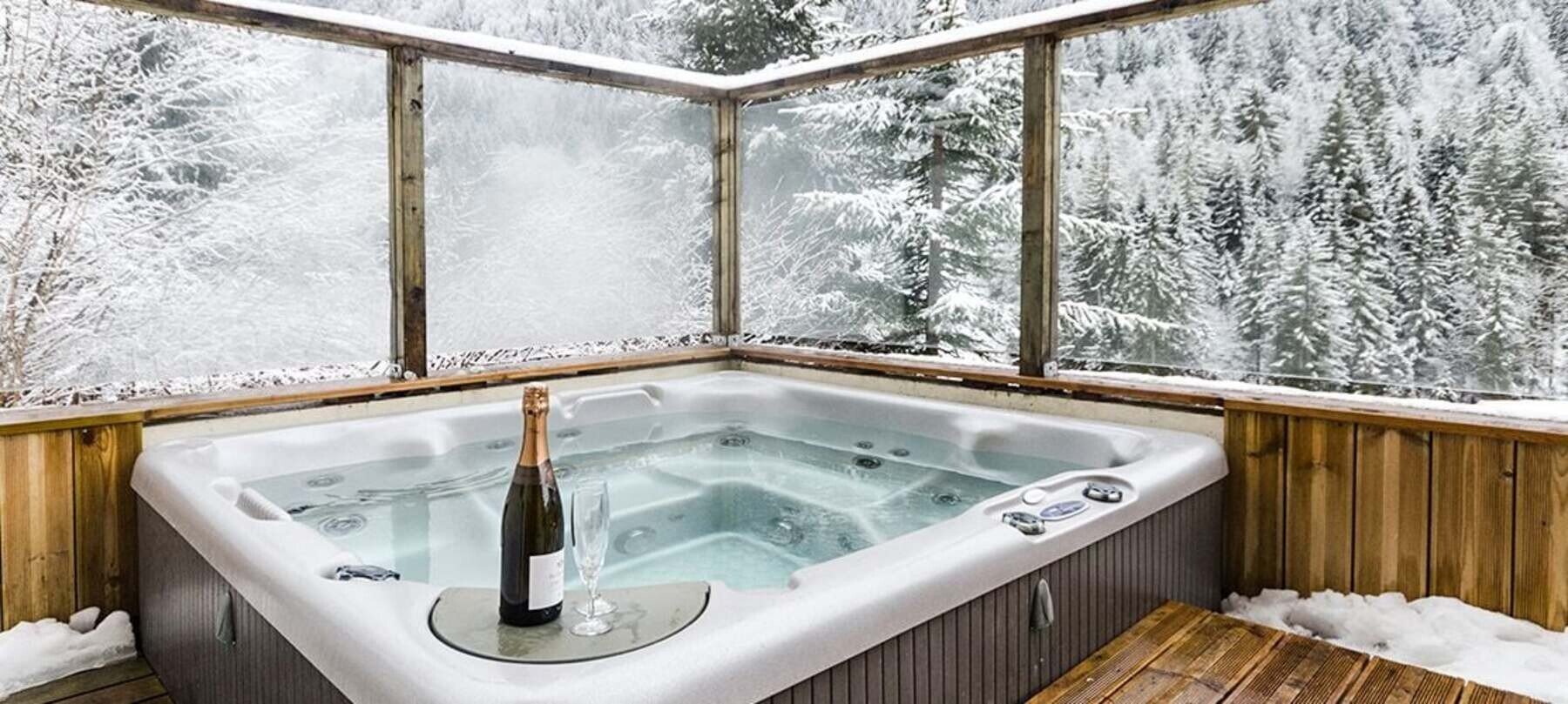 Chalet Chamois d'Or Hot Tub