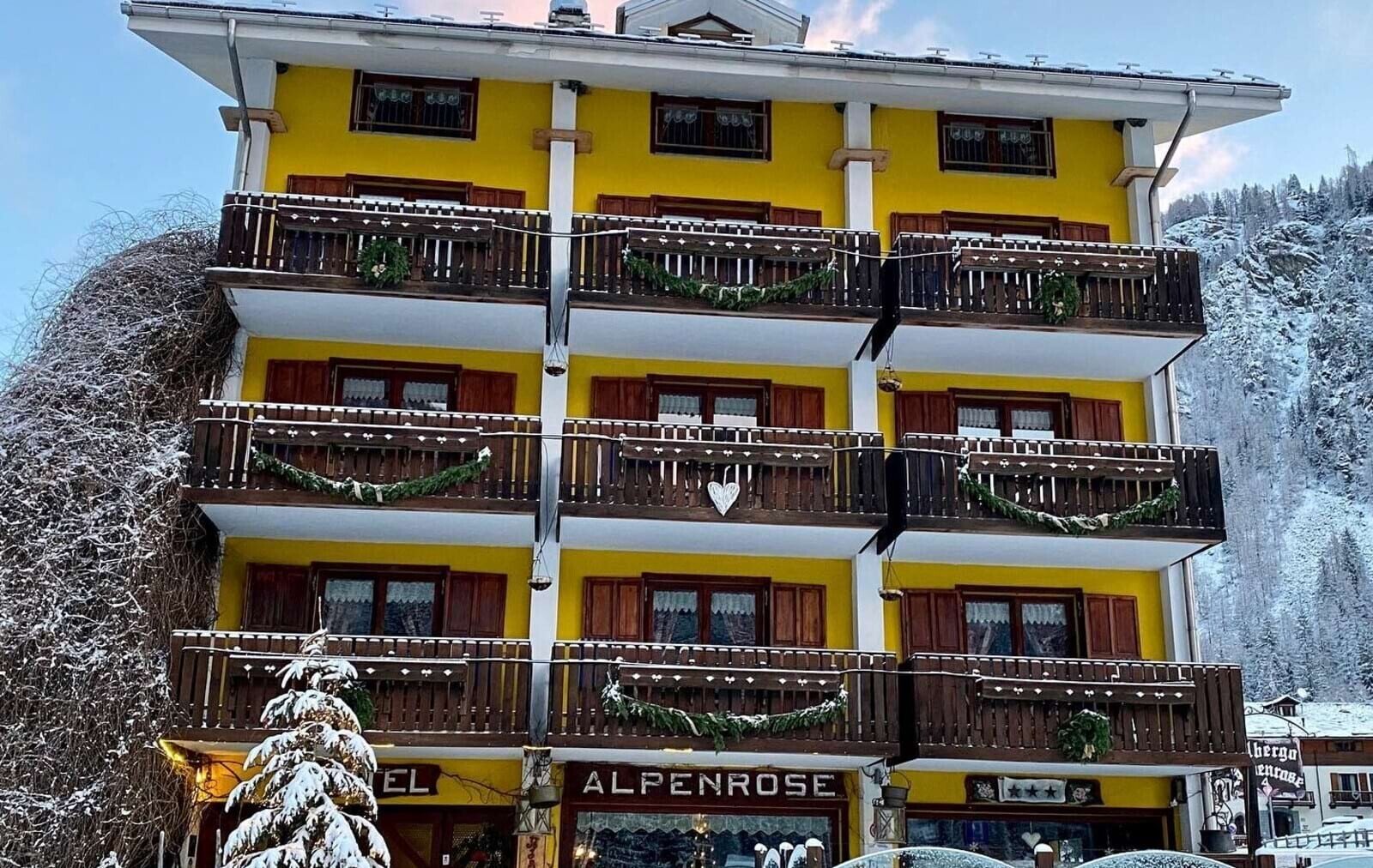 Hotel Albergo Alpenrose Exterior