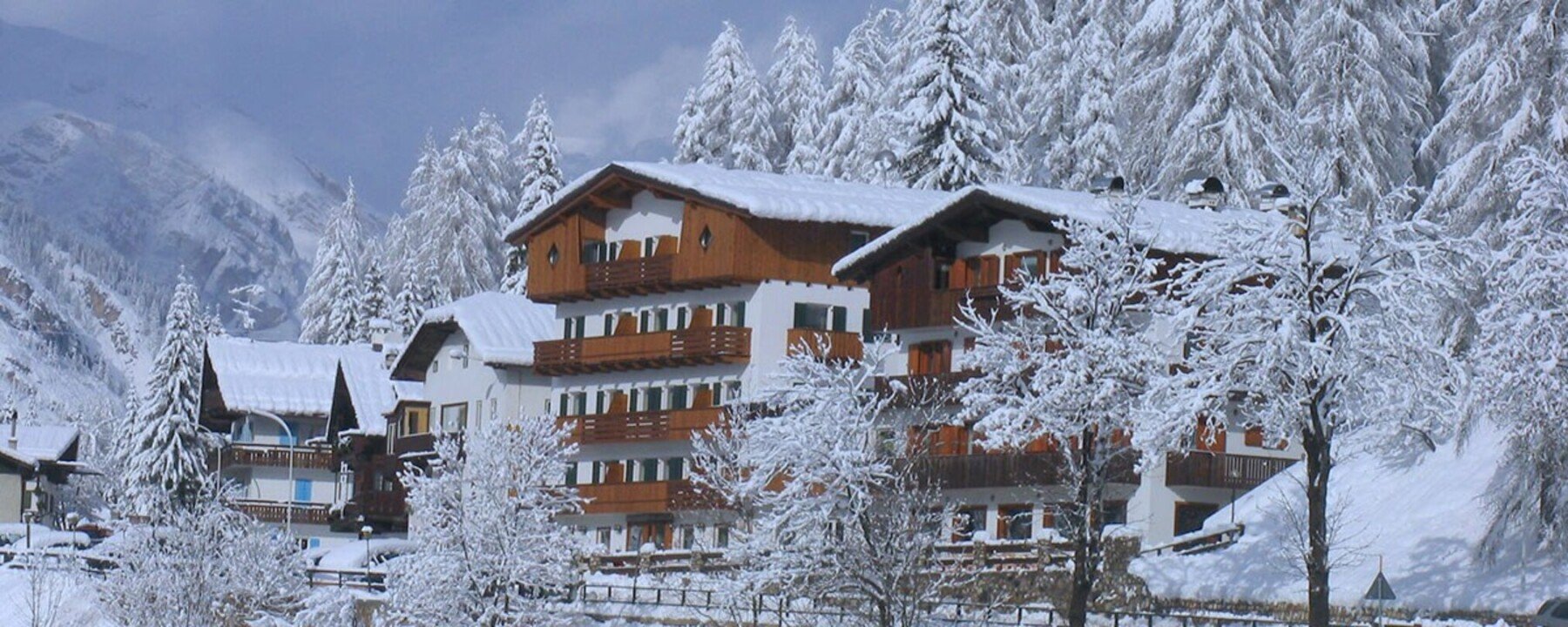 Hotel Des Alpes Exterior