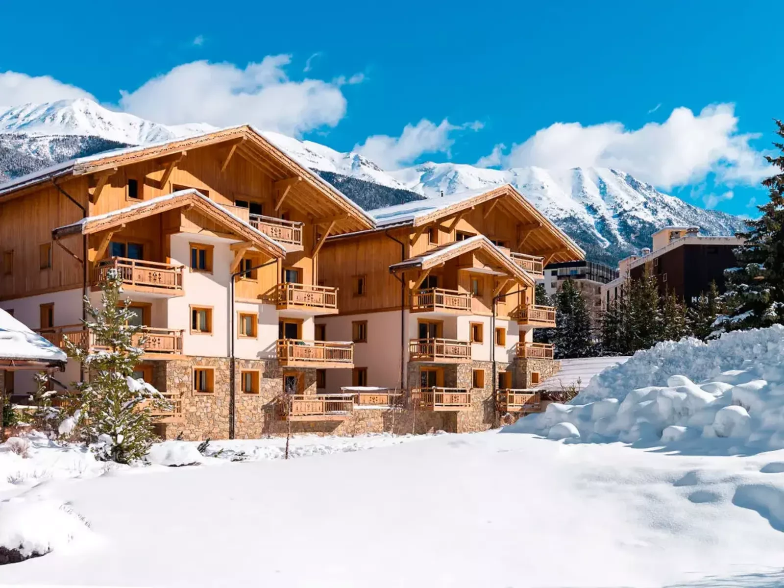 Le-Hameau-du-Rocher-Blanc-Apartments