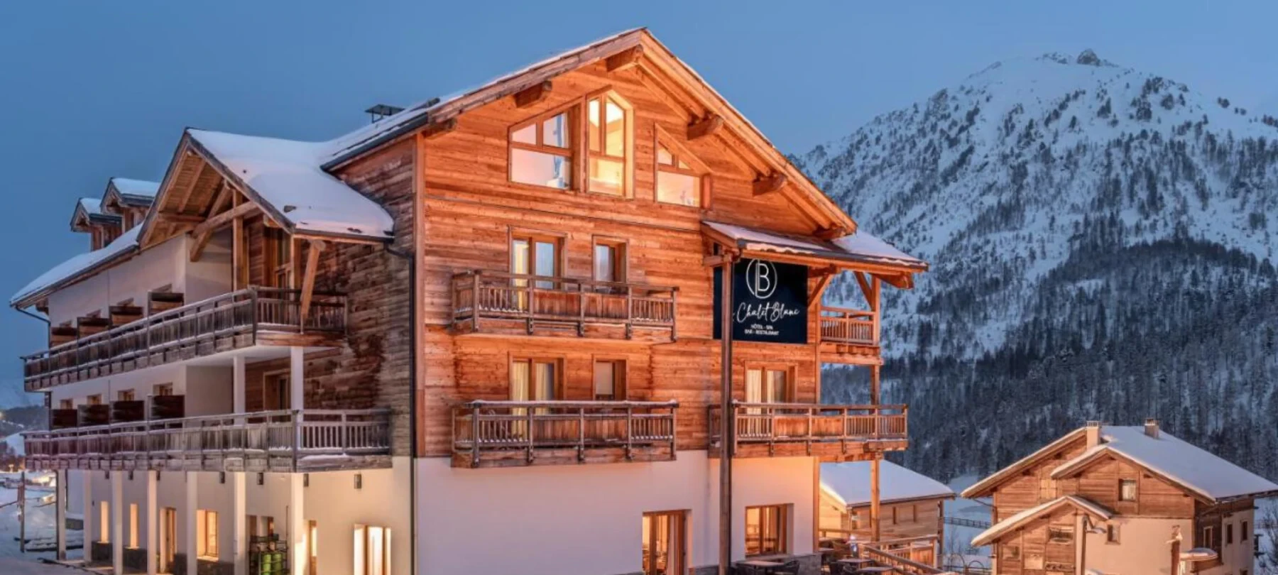Le Chalet Blanc Hotel & Spa Hotel Exterior