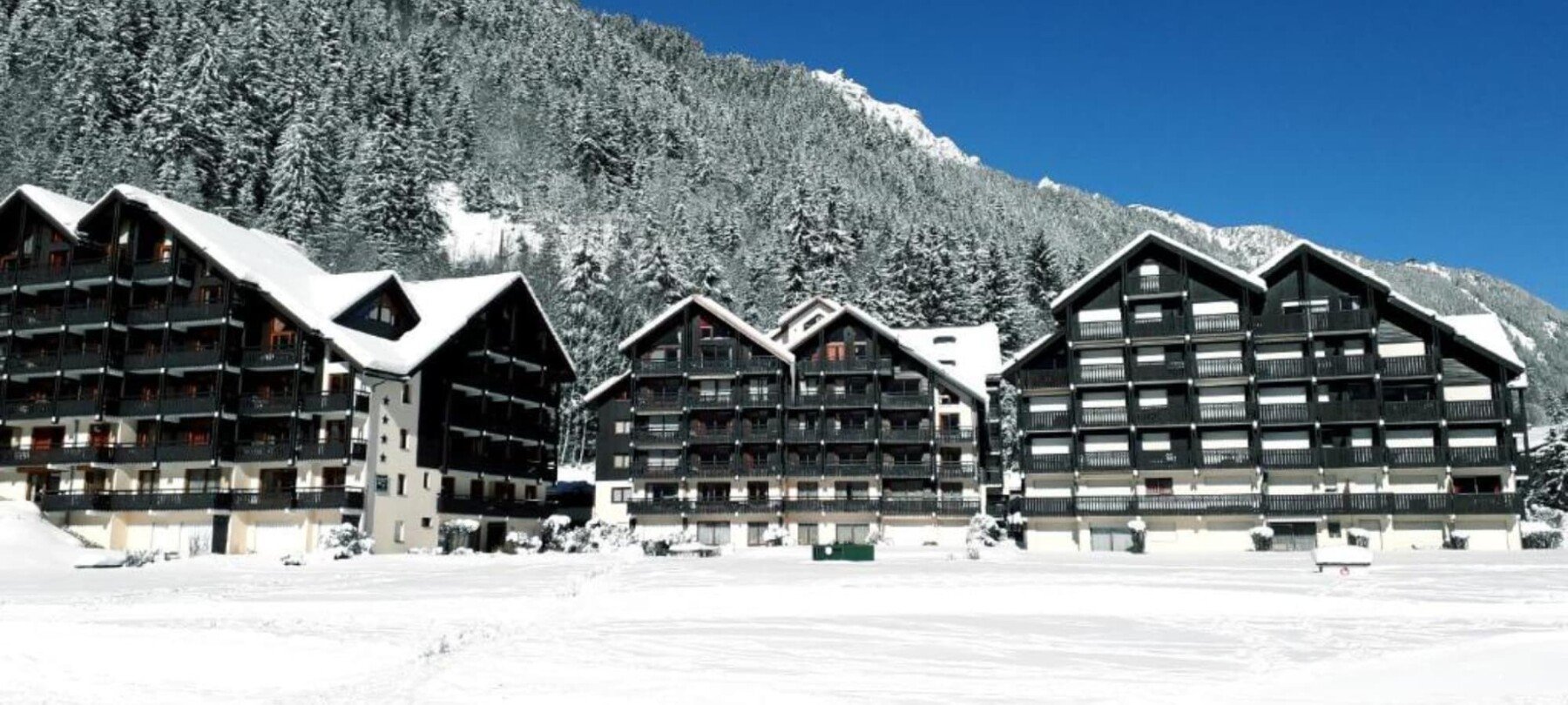 Les Balcons du Savoy Exterior