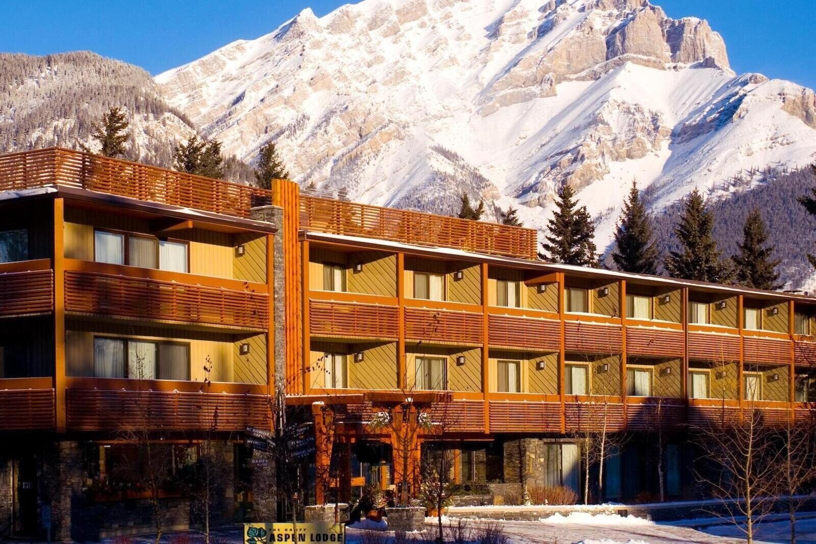 Banff Aspen Lodge Exterior